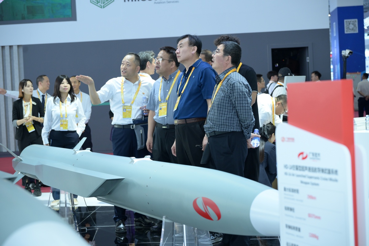 广东星空娱乐珠海航展首日精彩亮相，，，，展示“智造战斗力”-星空娱乐