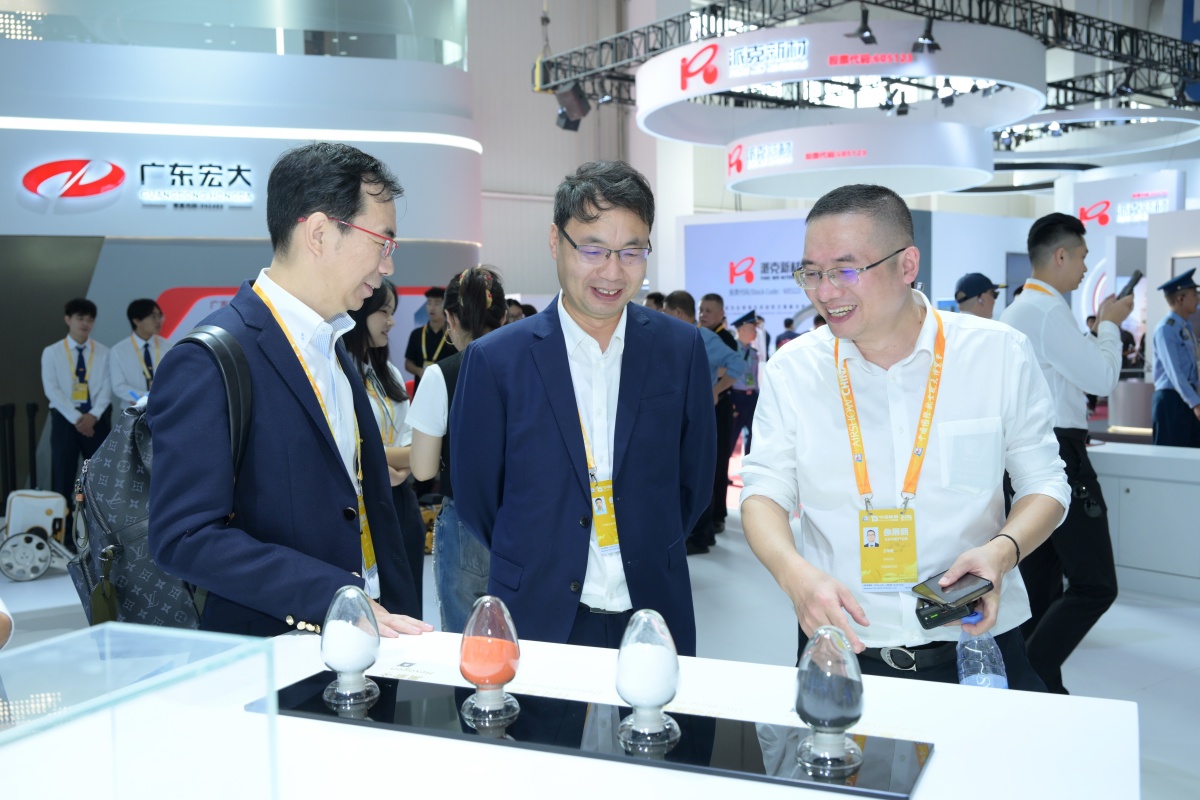 广东星空娱乐珠海航展首日精彩亮相，，，，展示“智造战斗力”-星空娱乐