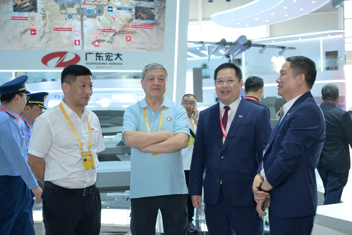 广东星空娱乐珠海航展首日精彩亮相，，，，展示“智造战斗力”-星空娱乐