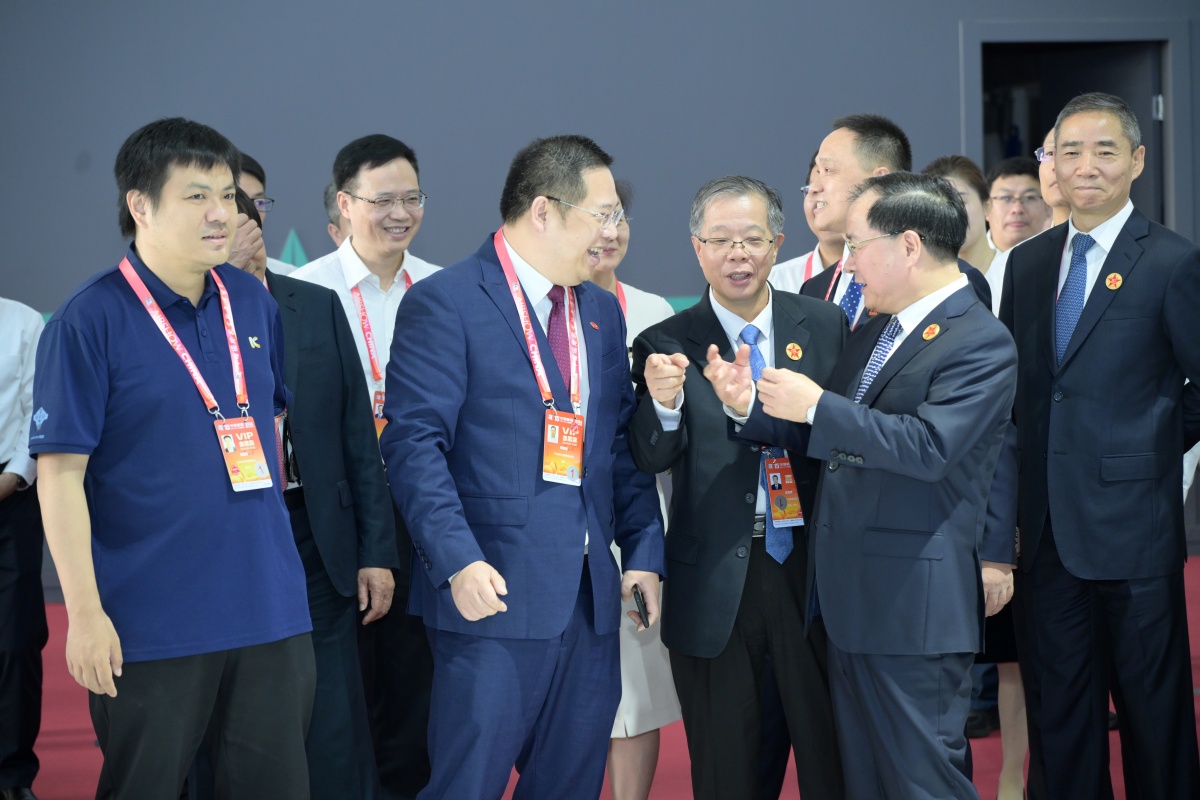 广东星空娱乐珠海航展首日精彩亮相，，，，展示“智造战斗力”-星空娱乐