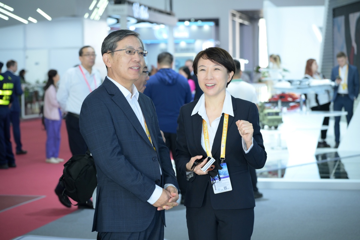 广东星空娱乐珠海航展首日精彩亮相，，，，展示“智造战斗力”-星空娱乐