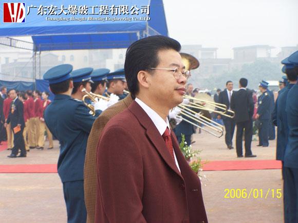 星空娱乐-梦想照进现实,起劲成绩未来!