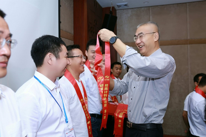 星空娱乐-梦想照进现实,起劲成绩未来!